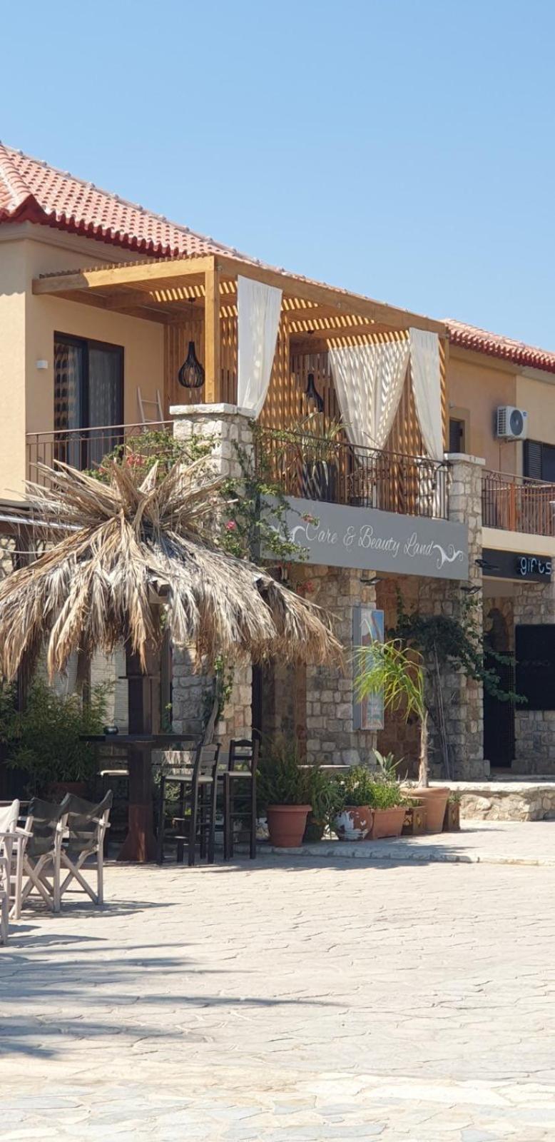 Vista Al Mare Luxury Apartments Gialova Exteriör bild