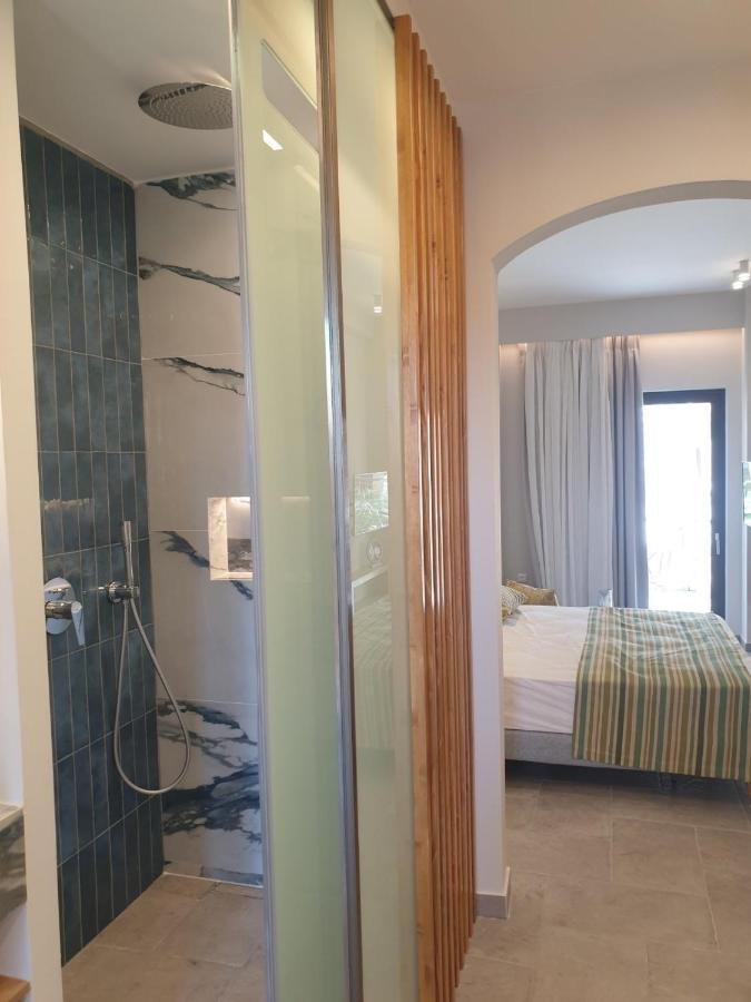 Vista Al Mare Luxury Apartments Gialova Exteriör bild